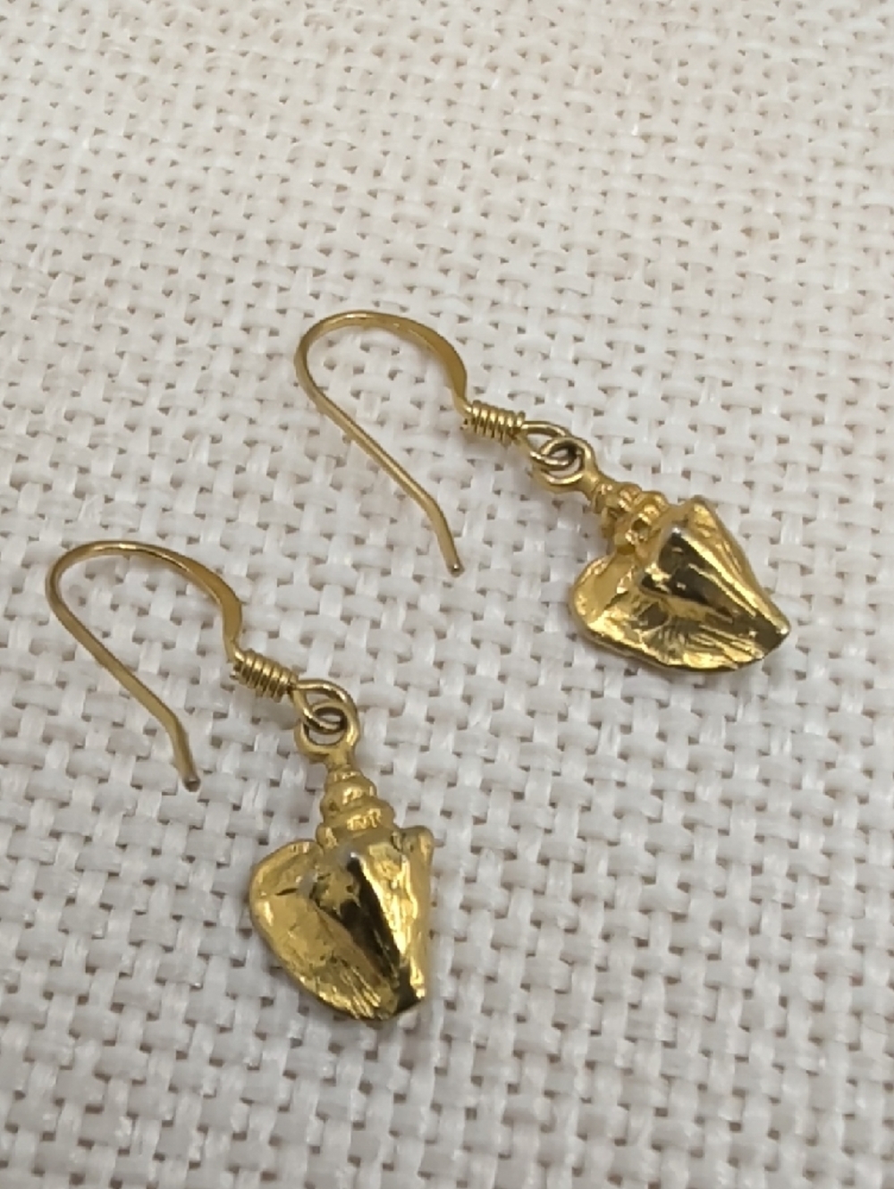 Vintage Gold Tone Conch Shell Dangle Earrings Coastal Estate Jewelry - Picture 5 of 17